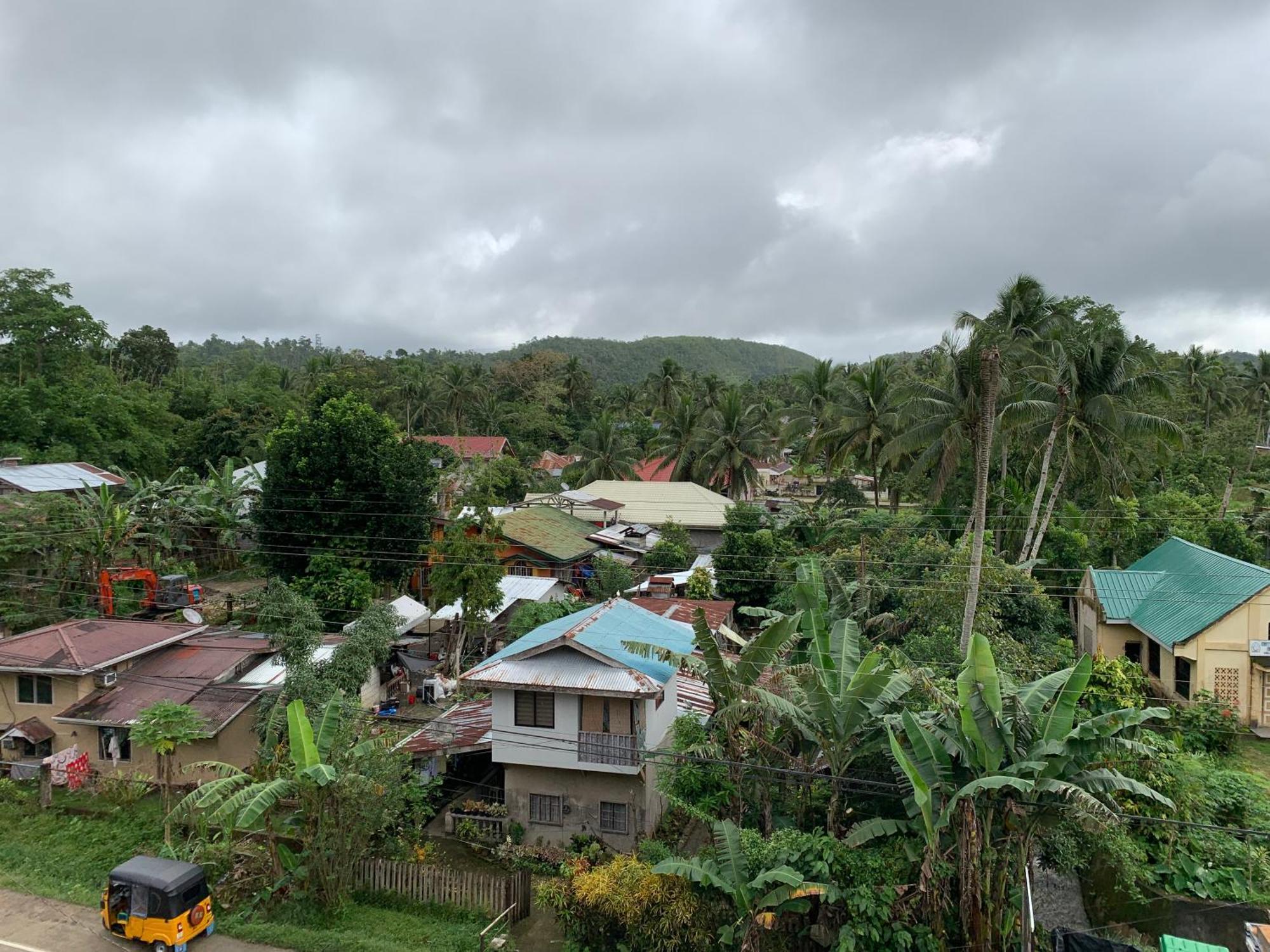 Zl Travelers Inn Batuan Buitenkant foto